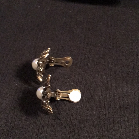 Heidi Daus Faux Pearl Earrings- Clip Ons - Picture 3 of 6